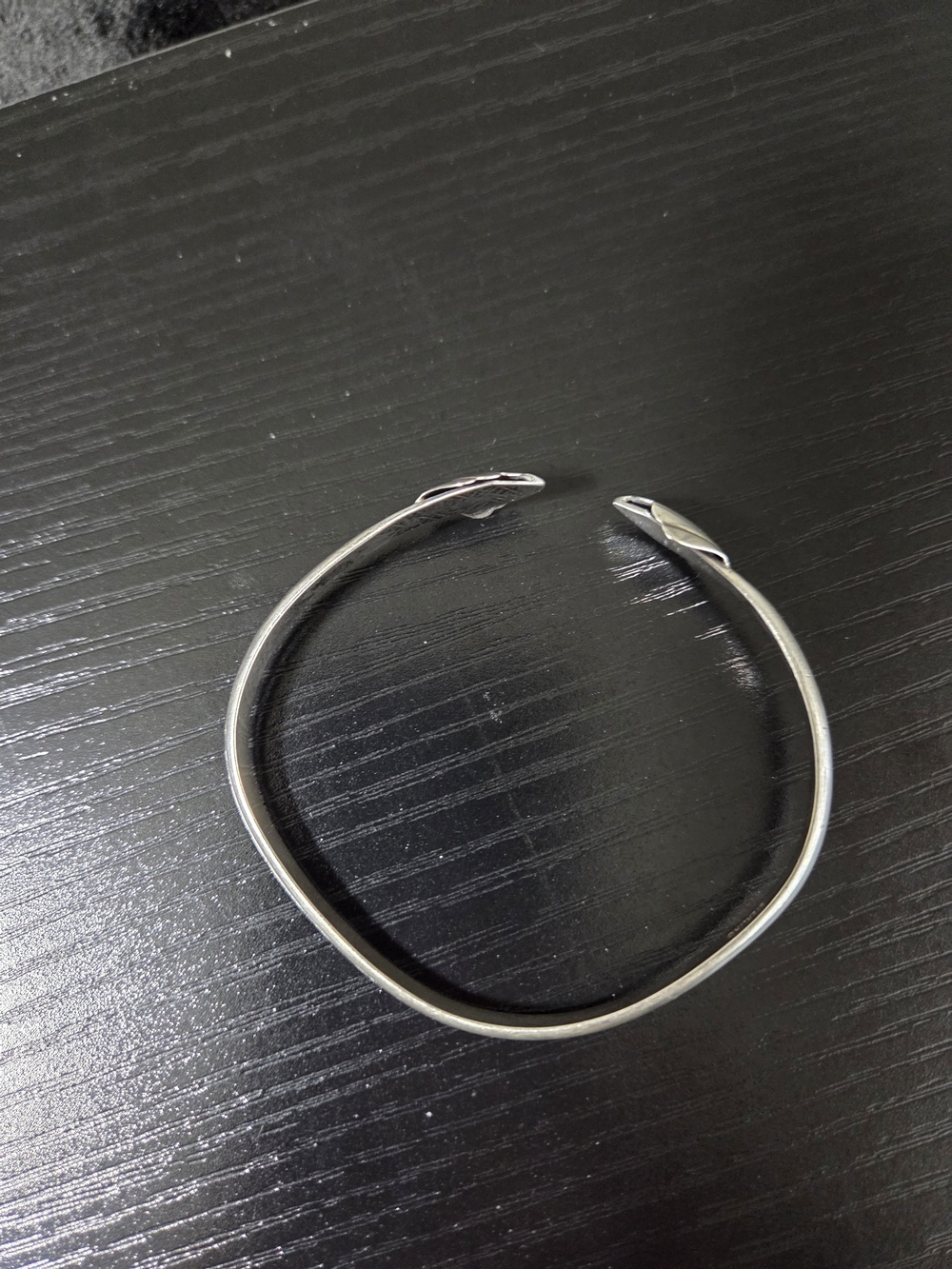 Sterling Silver Cuff Bracelet Open End Shell Bypass Design 12.7g Vintage - Picture 2 of 7